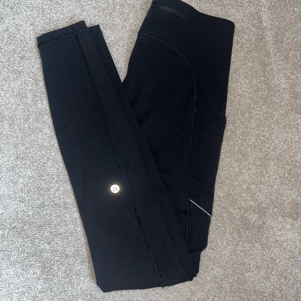 28” black Lululemon Speed Up leggings